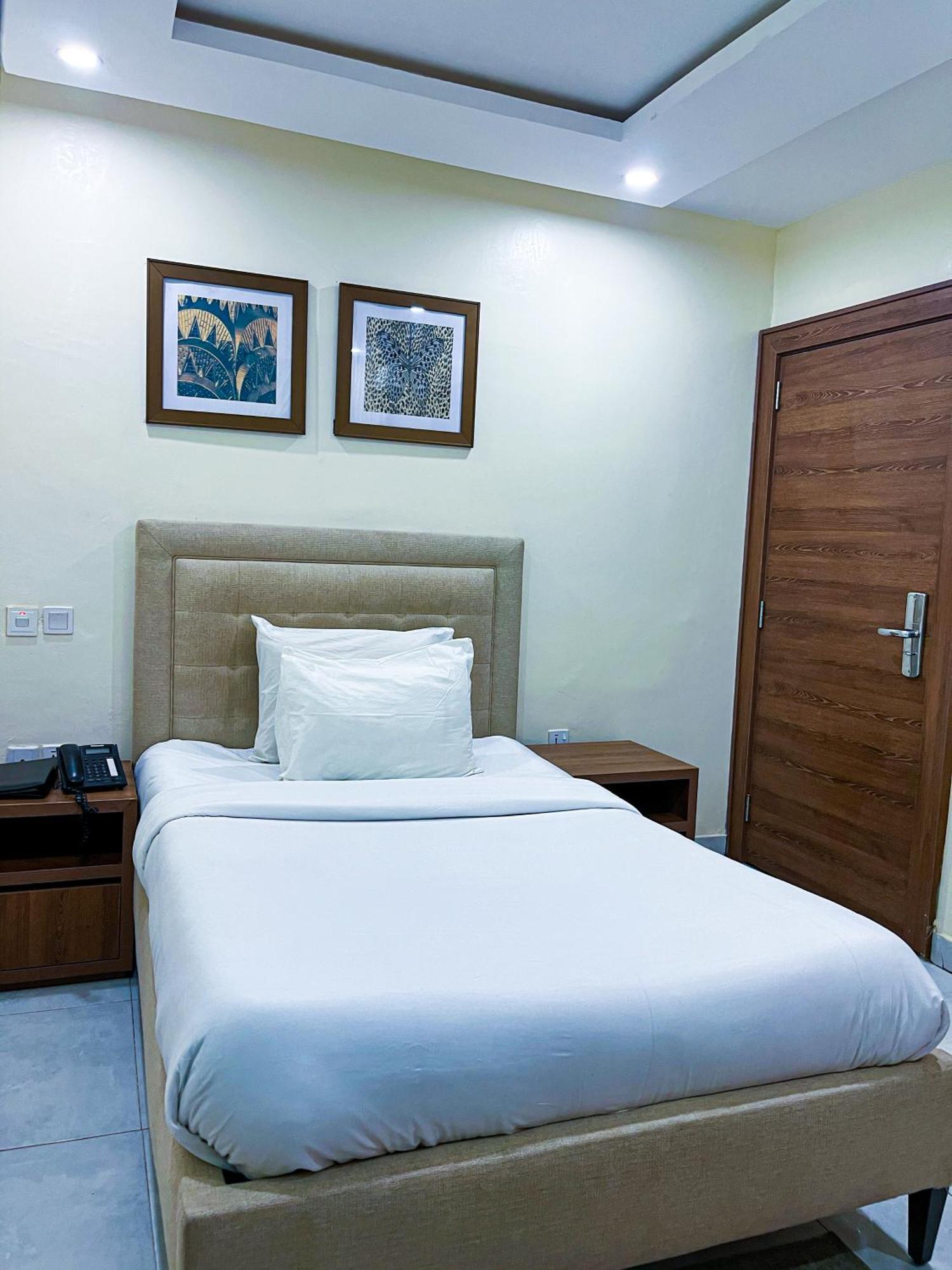Plush Hotel,Abuja Luaran gambar